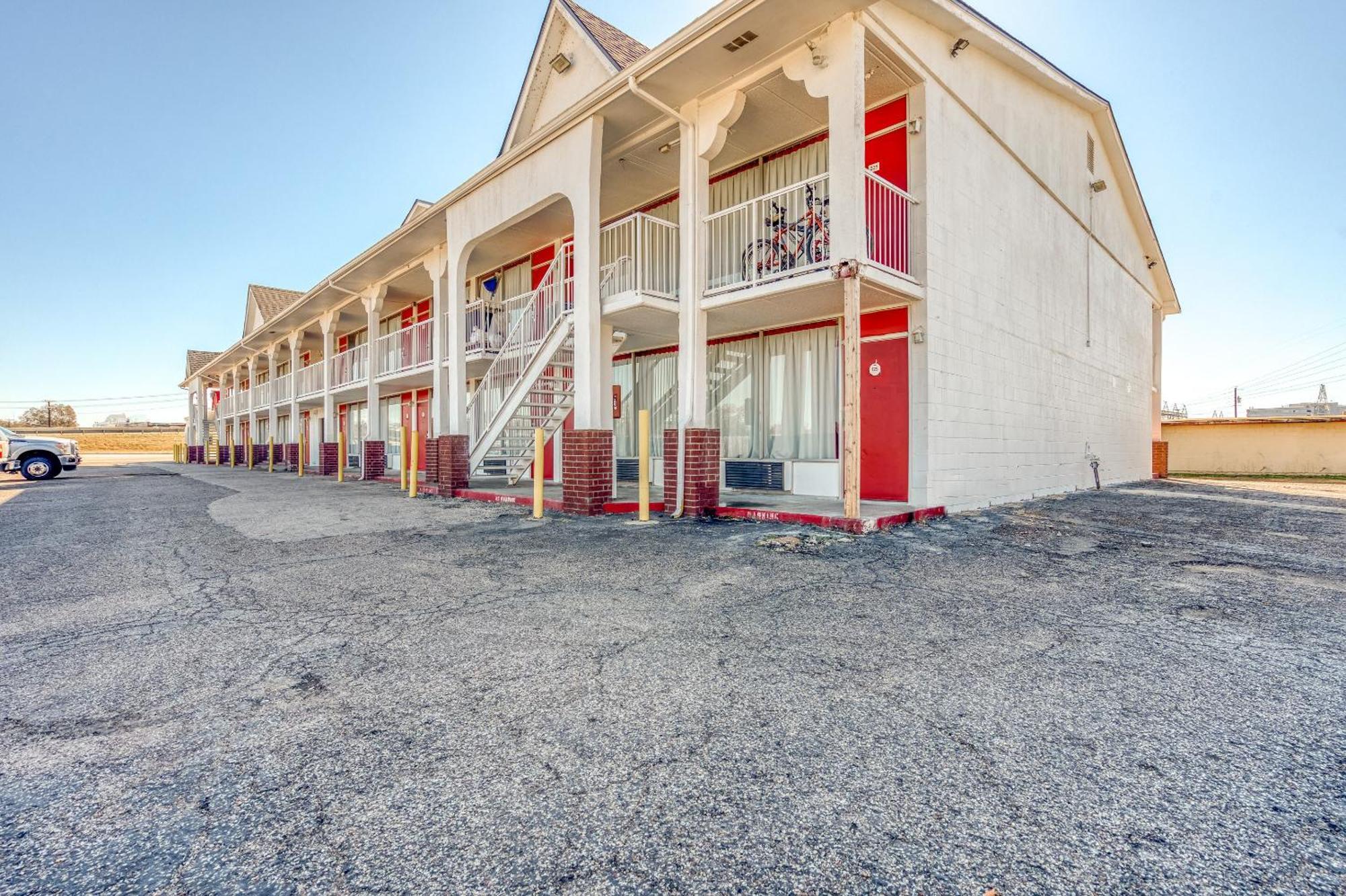 Oyo Hotel Waco University Area I-35 Exterior photo